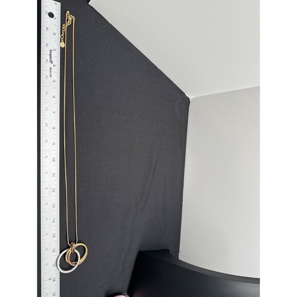 Talbots Tri-Color Interlocking Circle Pendant Necklace 18" Chain Italian Design - Picture 2 of 6